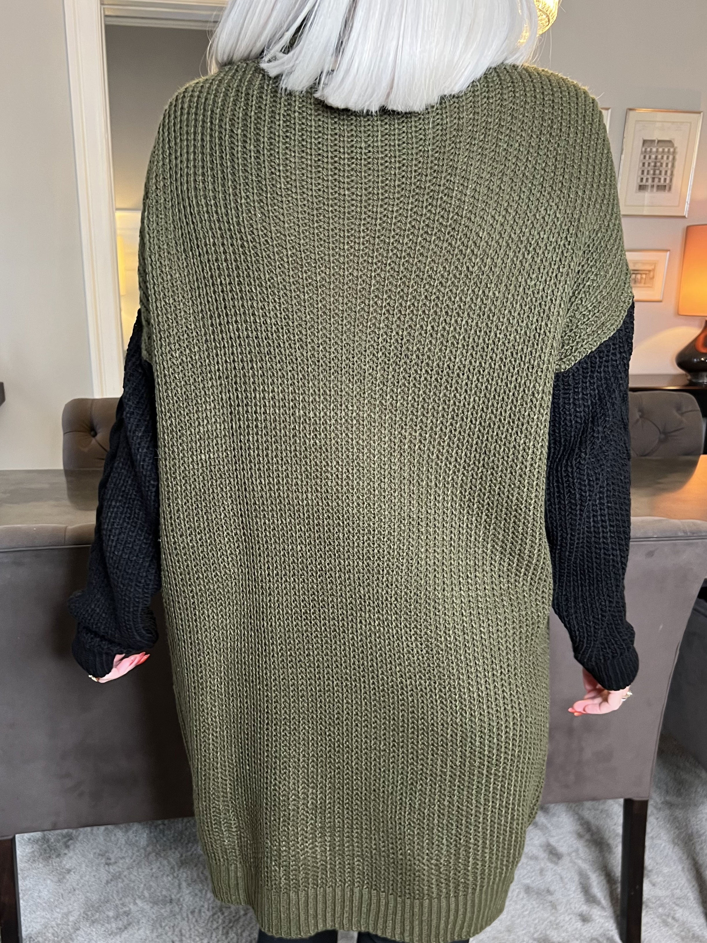 Tenna - Tofarvet kjole i kabelstrik